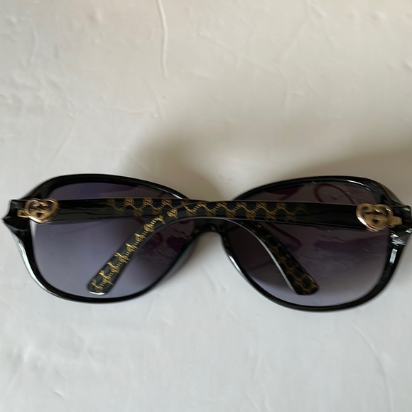 Authentic Sunglasses Gucci Made in Italy. - Picture 6 of 11